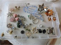 Brooches, pins etc