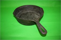 Martin Stove & Range Co. No. 8 Cast Iron Skillet