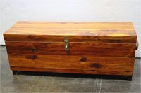 Table Top CEDAR CHEST with Mirror & Tray