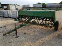 LL- JD 8200 GRAIN DRILL