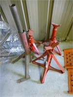 Lot of 4 stands