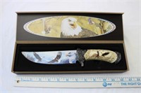 Bald Eagle Collector knife w/ Wooden Box