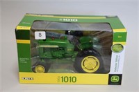 J.D 1010 TRACTOR C.E  1/16 WITH BOX