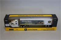 J.D ERTL DUBUQUE WORKS TRANSPORT TRUCK 1/64 W/