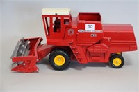 MASSEY FERGUSON 760 COMBINE. MISSING AUGER 1/16