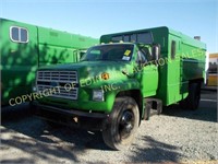 1992 FORD F-700 W/ DUMPING CHIP BODY