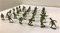 Lot of 31 United States Louis Marx toy soldiers
