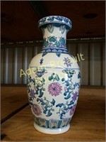 Vintage 12 inch Chinese porcelain vase