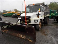 1990 MACK CS300 SINGLE AXLE W/ PLOW