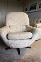 Moonliter Designs, 1980 Tweed Beige Swivel Chair