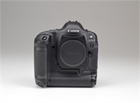 Canon EOS 1D 35mm SLR Digital Camera