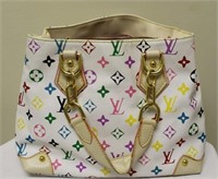 WHITE LOUIS VUITTON PURSE WITH CHAIN HANDLE