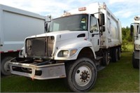 2005 INTERNATIONAL 7400 DT530 GARBAGE TRUCK