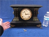 antique mantle clock (works)