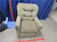 small child's recliner (green)