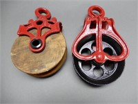 LOT OF 2 PULLEYS