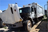 2005 INTERNATIONAL 7400 DT570 GARBAGE TRUCK