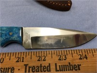 8" hunting knife with stainless steal blade, blue