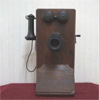 Antique Stromberg Carlson Hand Crank Oak Telephone
