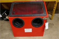BLAST CABINET-MADE BY CENTRAL PNEUMATIC