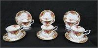 6 Royal Albert cups and saucers "Old Country Roses