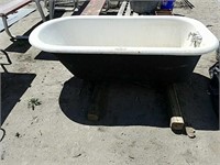 5 ft claw foot antique bathtub