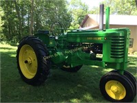 JD 1952 Styled " G" Tractor