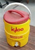Igloo Industrial 2-Gal Drinking Water Cooler