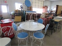 Round Wood Top Ice Cream Parlor Table with 4