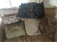 Decorative Pillows & Throw