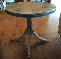 Shabby/Painted Vintage Table