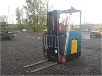 Crown 30RCTT Stand Up Electric Fork Lift
