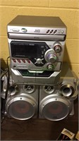 JVC am/fm stereo system with two matching