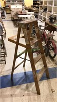 Werner 4 foot wooden step ladder with the paint