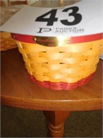 Longaberger Basket w/ Lid (2002) 8"x5"