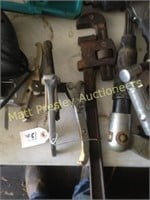 PARTS PULLER AND PIPE WRENCH