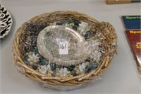 BASKET WITH SHELLS