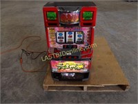 PINK BETTY SLOT MACHINE WITH TOKENS AND KEY