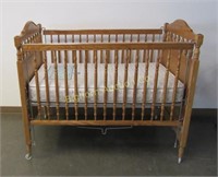 Wooden Simmons/Sealy Crib