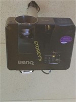 BenQ Projector w/ Screen
