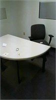 1/ round table and chair