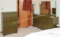 Antiqued Green Painted Bedroom Set - Full Size