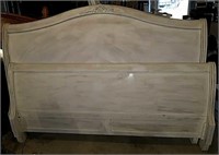 DISTRESSED WHITE PAINTED SLEIGH BED