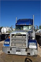 USED 2005 FREIGHTLINER CLASSIC XL 70 RAISED ROOF