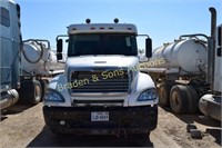 USED 2006 FREIGHTLINER COLUMBIA 120 58" SLEEPER