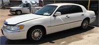 2002 Lincoln Town Car