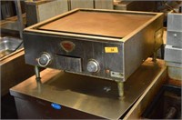 Wells 24" Griddle (electric)