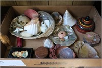 Lot, assorted shells, trinket boxes, and candle