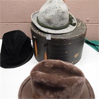 Vintage Hat Box and Hats/501 Estate