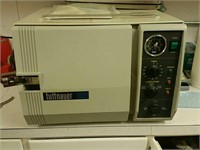 Tuttnauer 2540M Autoclave